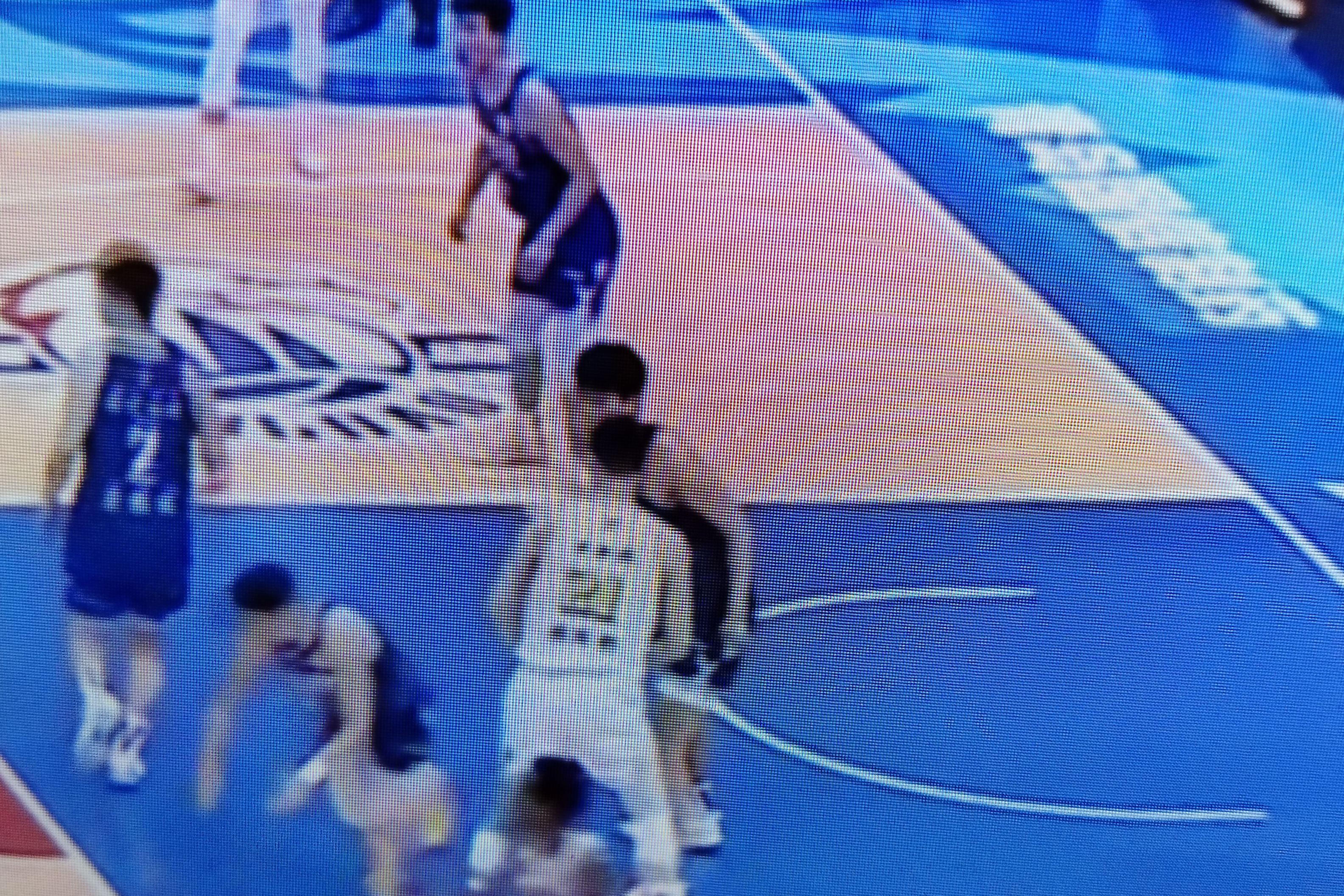 华体会-一触即发，选手们在赛场上寻找突破口的简单介绍  第2张