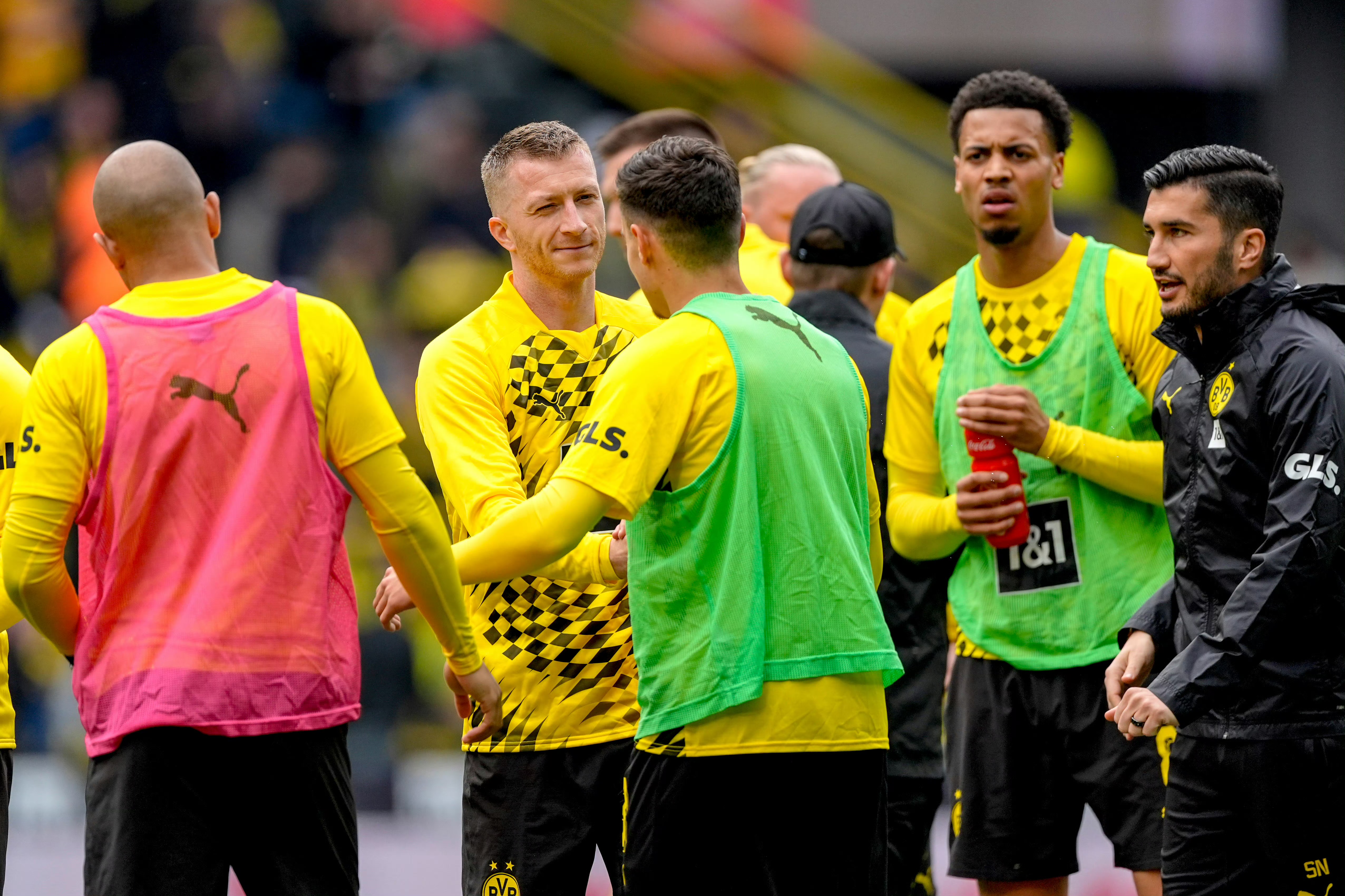 华体会体育-多特蒙德客场胜奥格斯堡，赢得关键三分  第2张